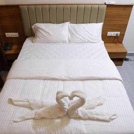Silverkey Hotel Yelahanka บังกาลอร์ ภายนอก รูปภาพ
