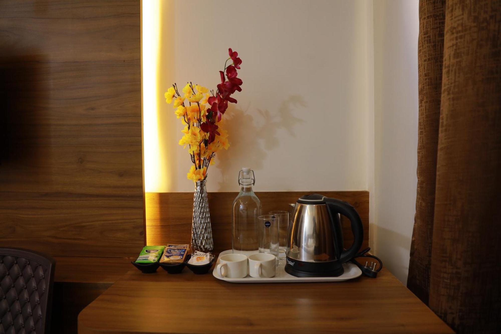 Silverkey Hotel Yelahanka บังกาลอร์ ภายนอก รูปภาพ