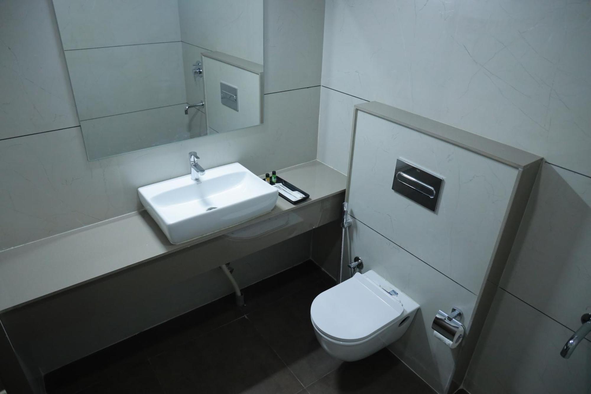 Silverkey Hotel Yelahanka บังกาลอร์ ภายนอก รูปภาพ