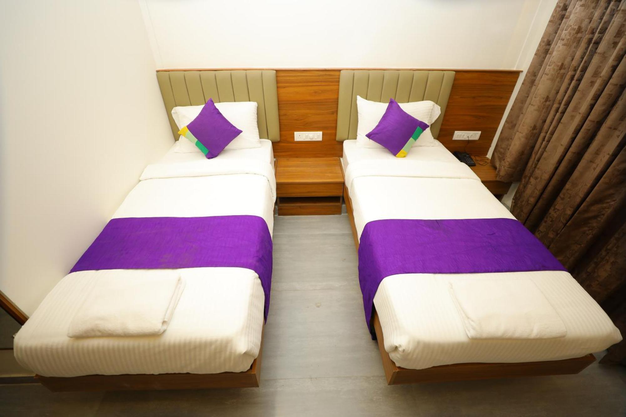 Silverkey Hotel Yelahanka บังกาลอร์ ภายนอก รูปภาพ