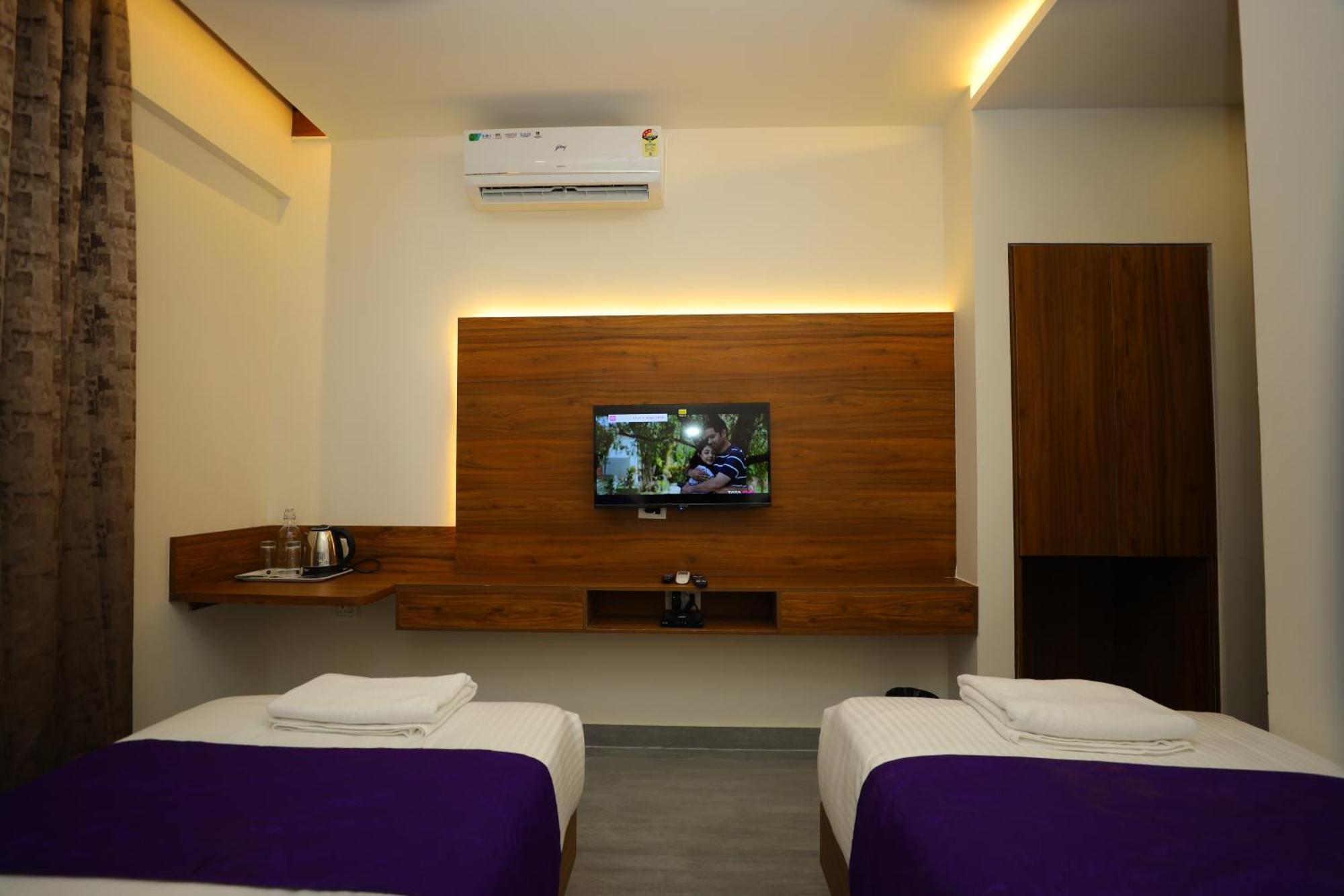 Silverkey Hotel Yelahanka บังกาลอร์ ภายนอก รูปภาพ
